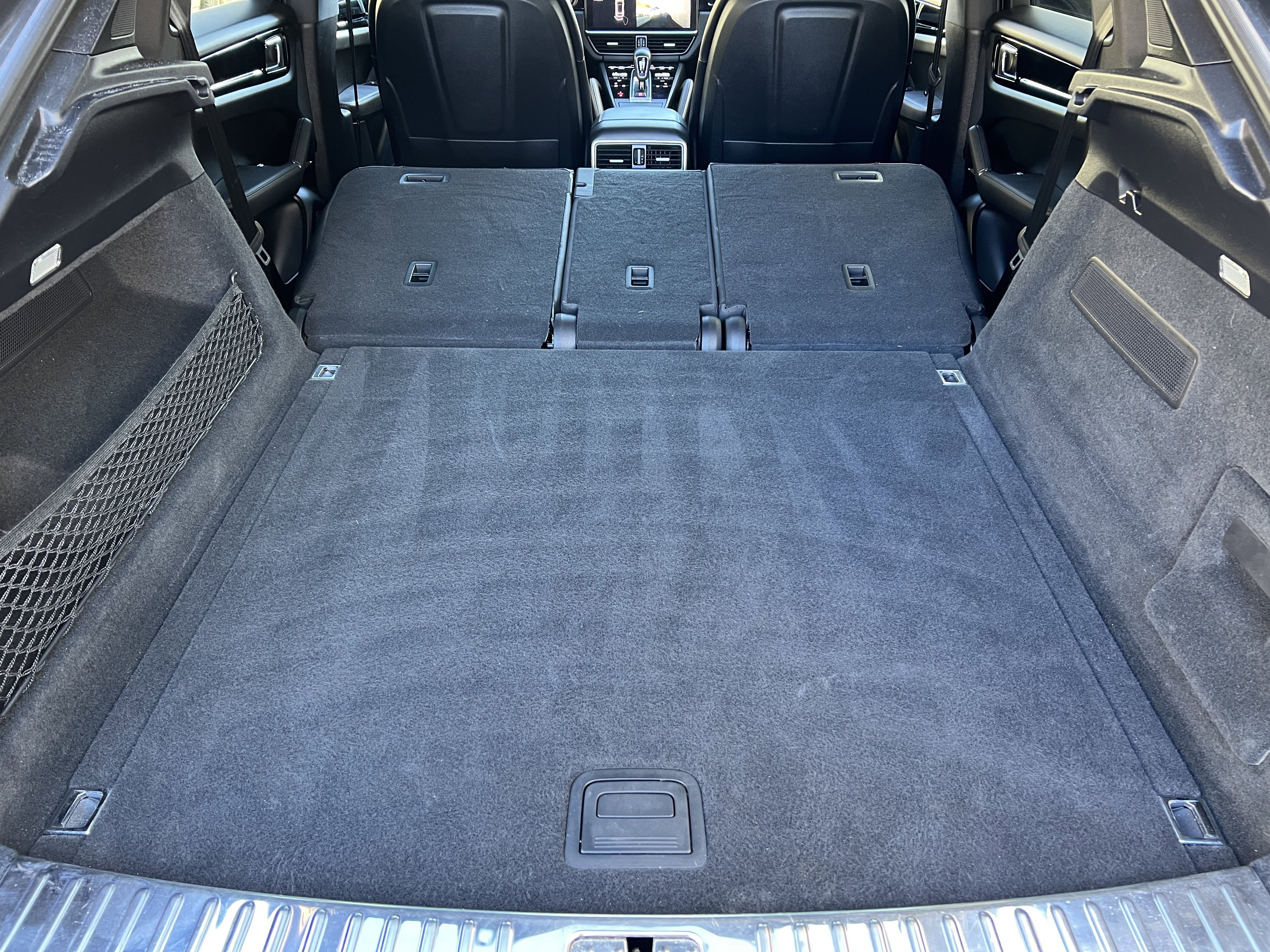 Used 2021 Porsche Cayenne Coupe w/ Premium Package image 18