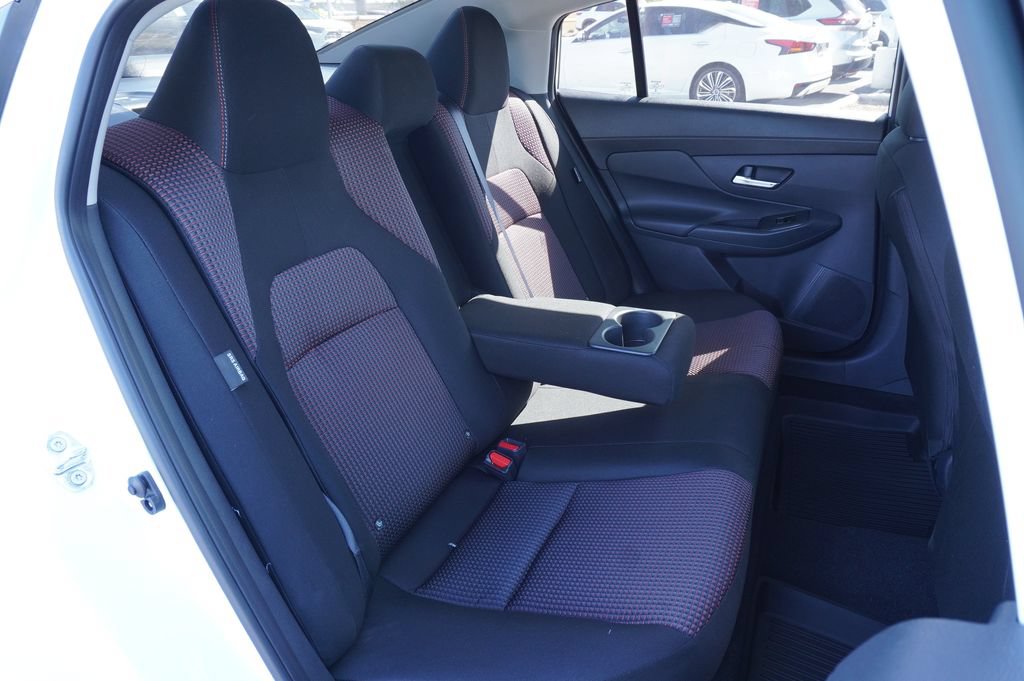 New 2026 Nissan Sentra SR w/ Floor Mat Package FWD image 9