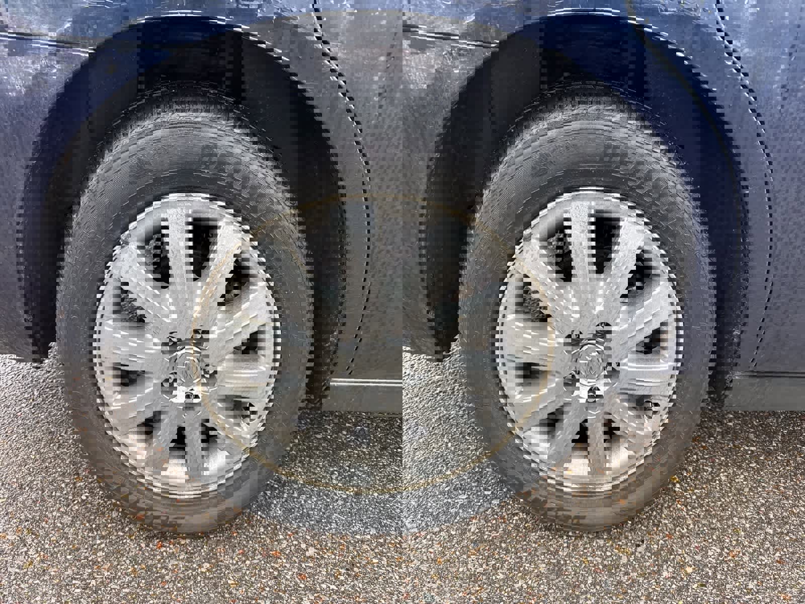 Used 2009 Buick LaCrosse CX image 10