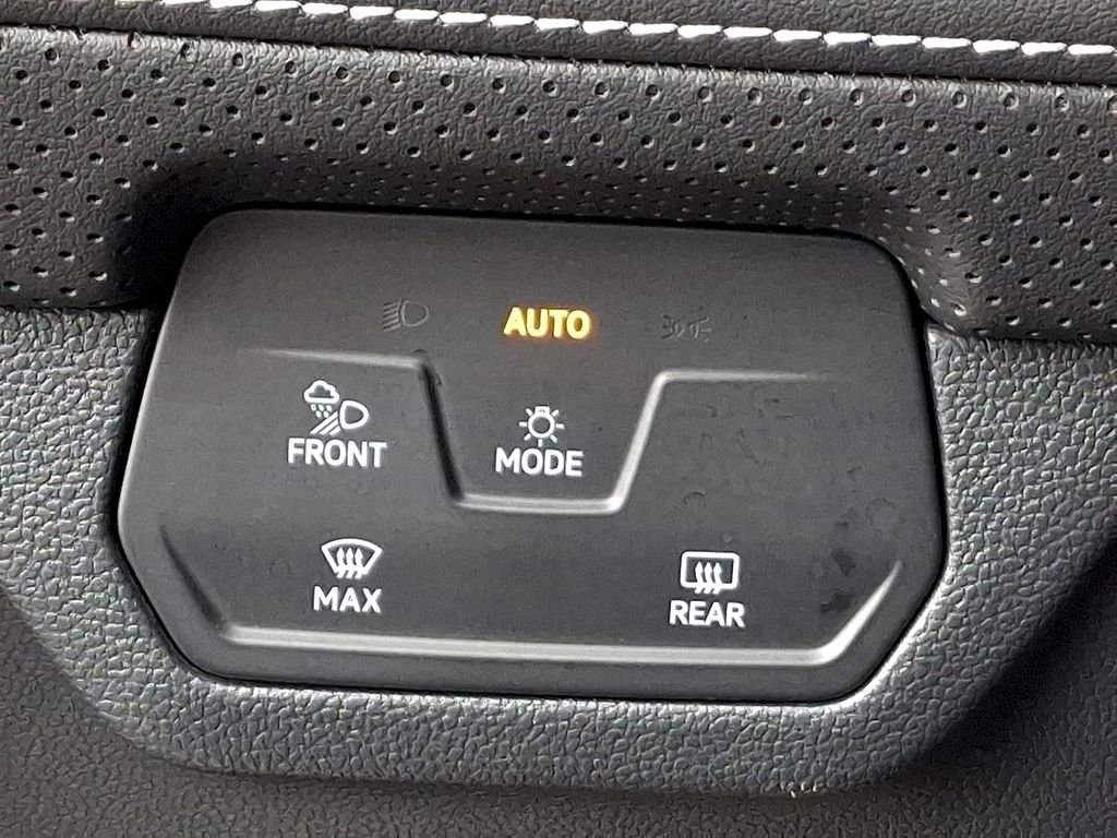 Certified 2025 Volkswagen Atlas SEL Premium R-Line AWD/4WD image 26