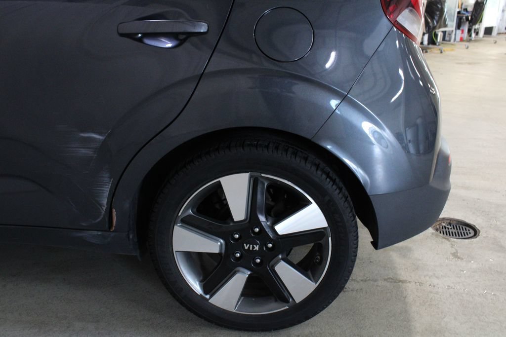 Used 2020 Kia Soul EX FWD image 28