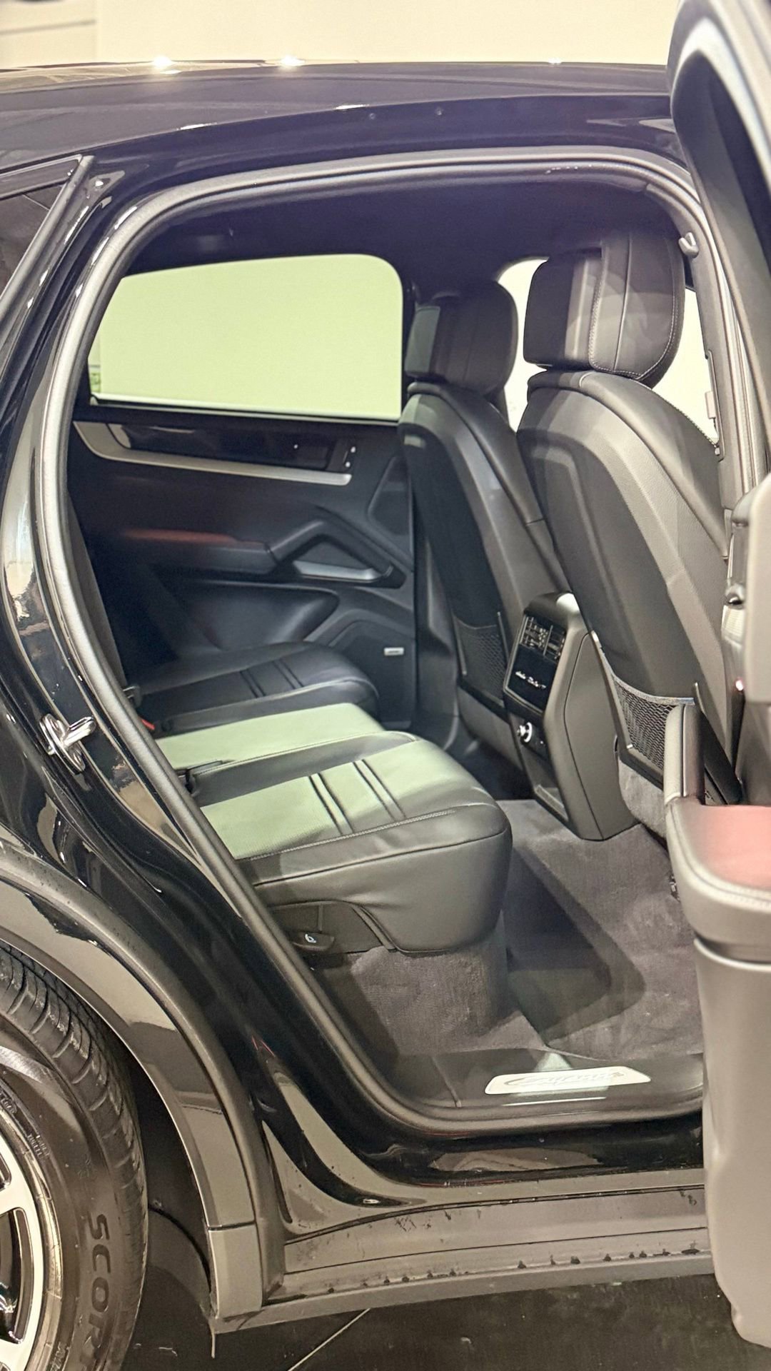 Used 2025 Porsche Cayenne Coupe image 64