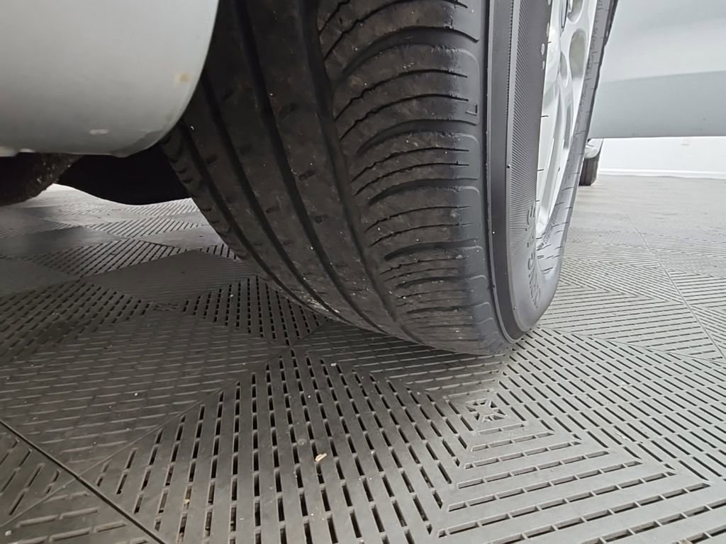 Used 2023 Chrysler Pacifica Touring-L image 40