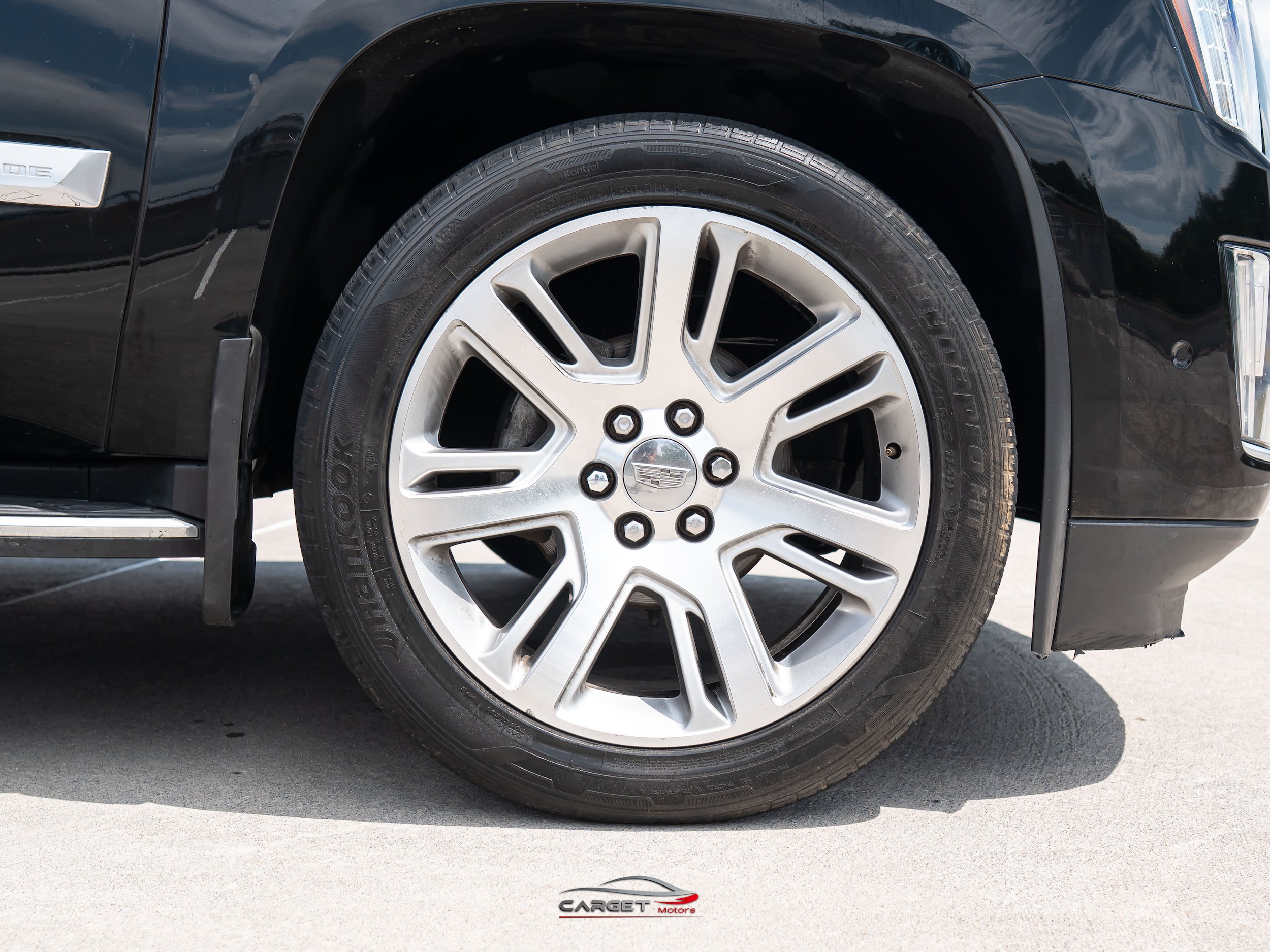 Used 2018 Cadillac Escalade ESV Luxury RWD image 9
