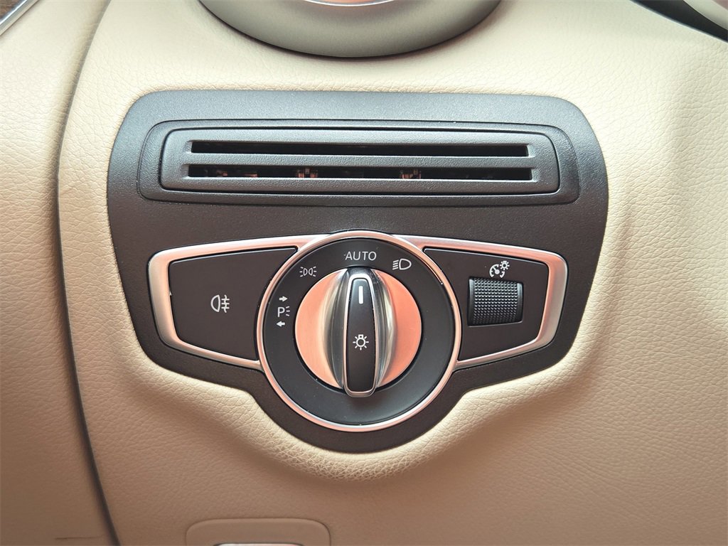 Certified 2022 Mercedes-Benz GLC 300 4MATIC image 30