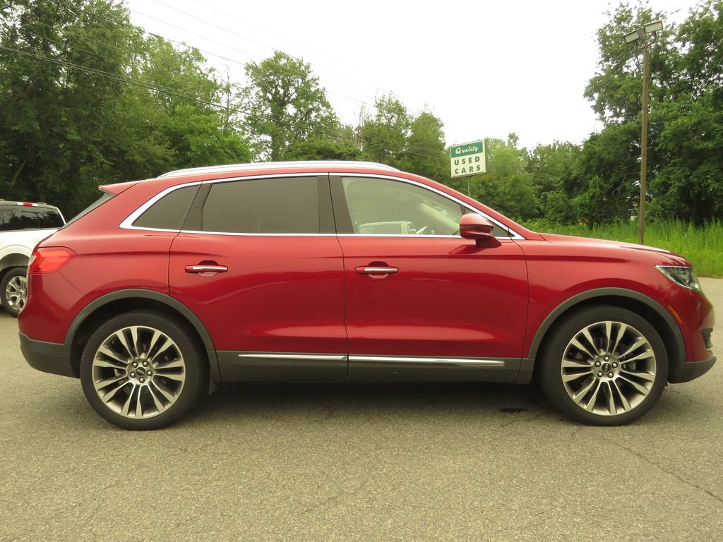 Used 2016 Lincoln MKX Reserve w/ Driver Assistance Package AWD/4WD image 4
