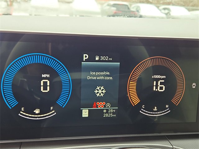 Certified 2025 Hyundai Santa Fe SEL image 9