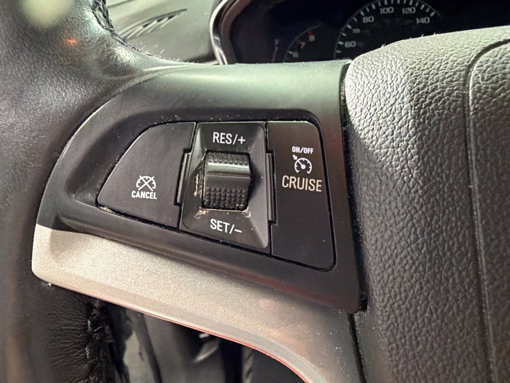 Used 2019 Chevrolet Trax LT w/ LT Convenience Package AWD/4WD image 32