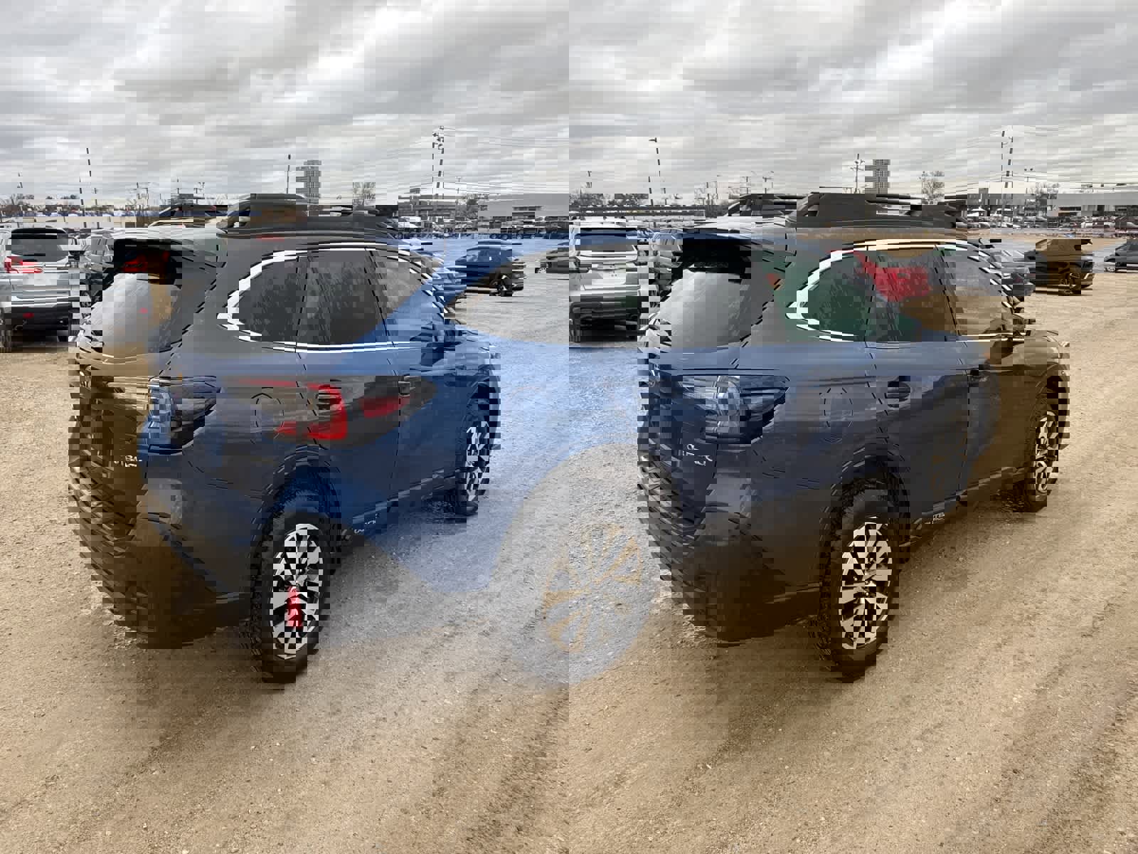 Used 2021 Subaru Outback Premium image 3