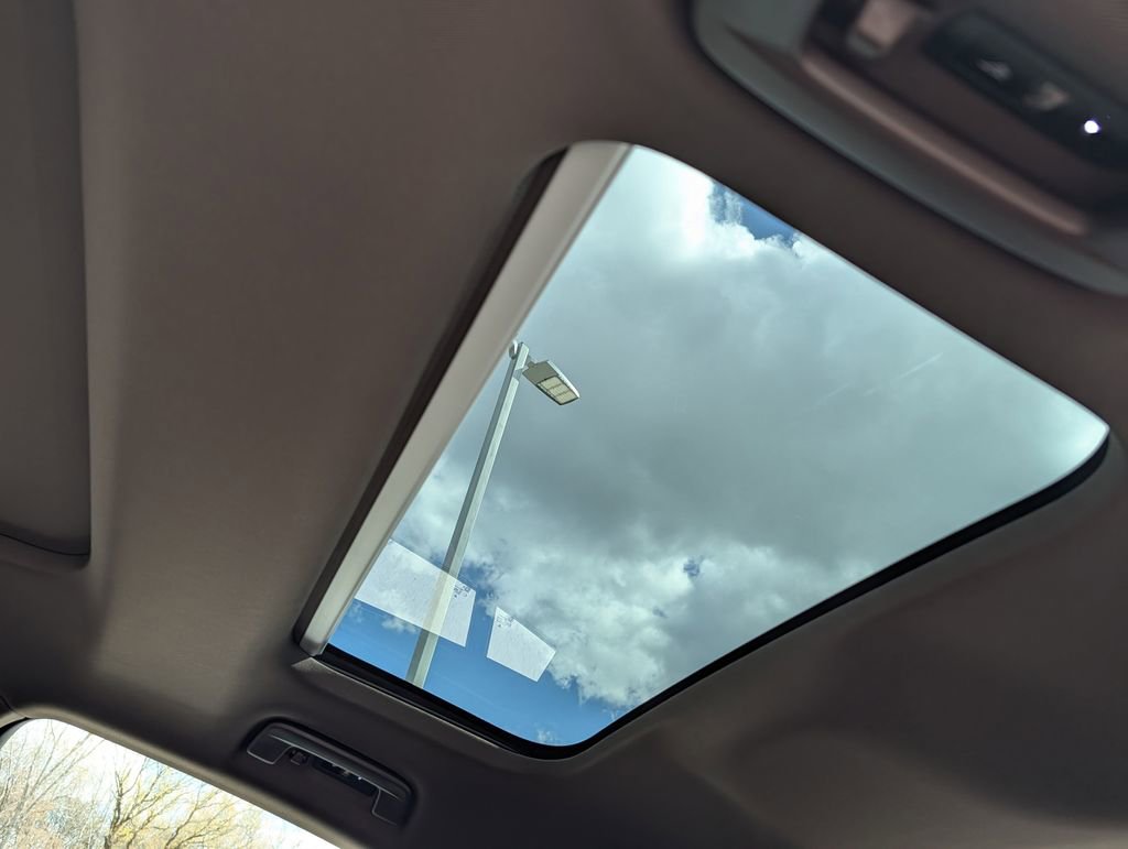 Used 2025 Porsche Panamera 4 image 31