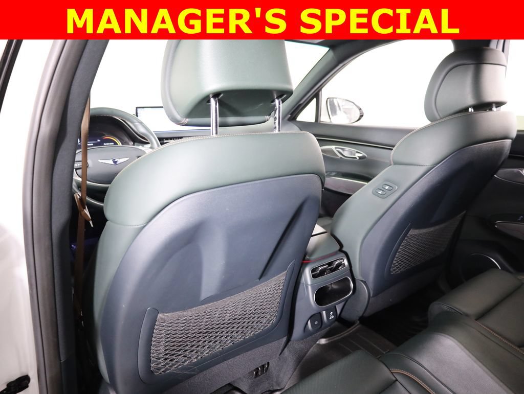 Used 2022 Genesis GV70 2.5T w/ Advanced Package AWD/4WD image 43