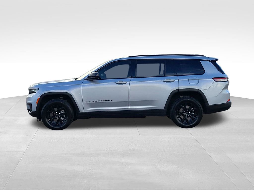 Used 2025 Jeep Grand Cherokee L Altitude image 5