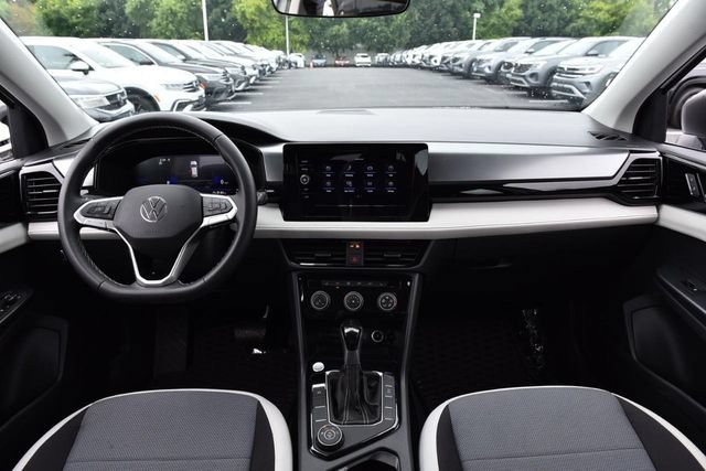 Used 2025 Volkswagen Taos S AWD/4WD image 7