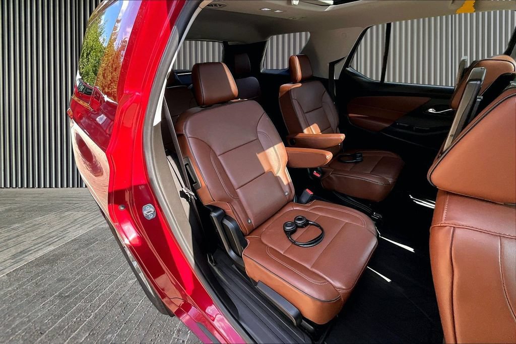 Used 2018 Chevrolet Traverse High Country w/ LPO, Floor Liner Package AWD/4WD image 28