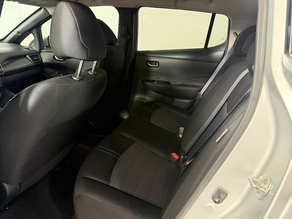 Used 2022 Nissan Leaf SV FWD image 23