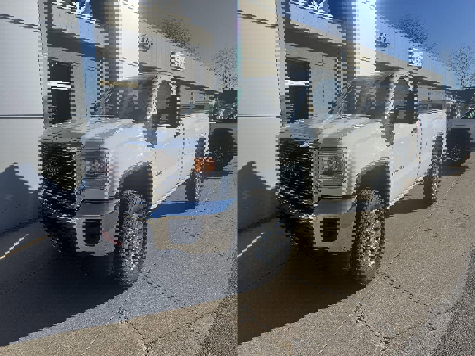 Used 2016 GMC Sierra 2500 4x4 Regular Cab image 2