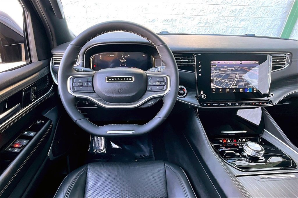 Used 2024 Jeep Wagoneer L Series II w/ Flexible Seating Group image 4