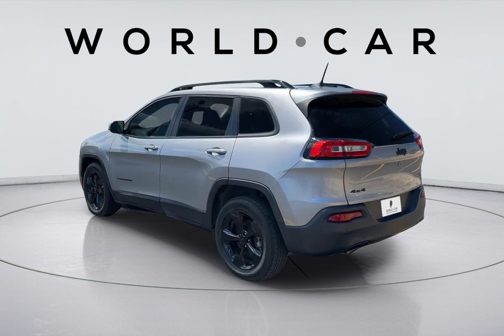 Used 2018 Jeep Cherokee Latitude w/ Altitude Package AWD/4WD image 5