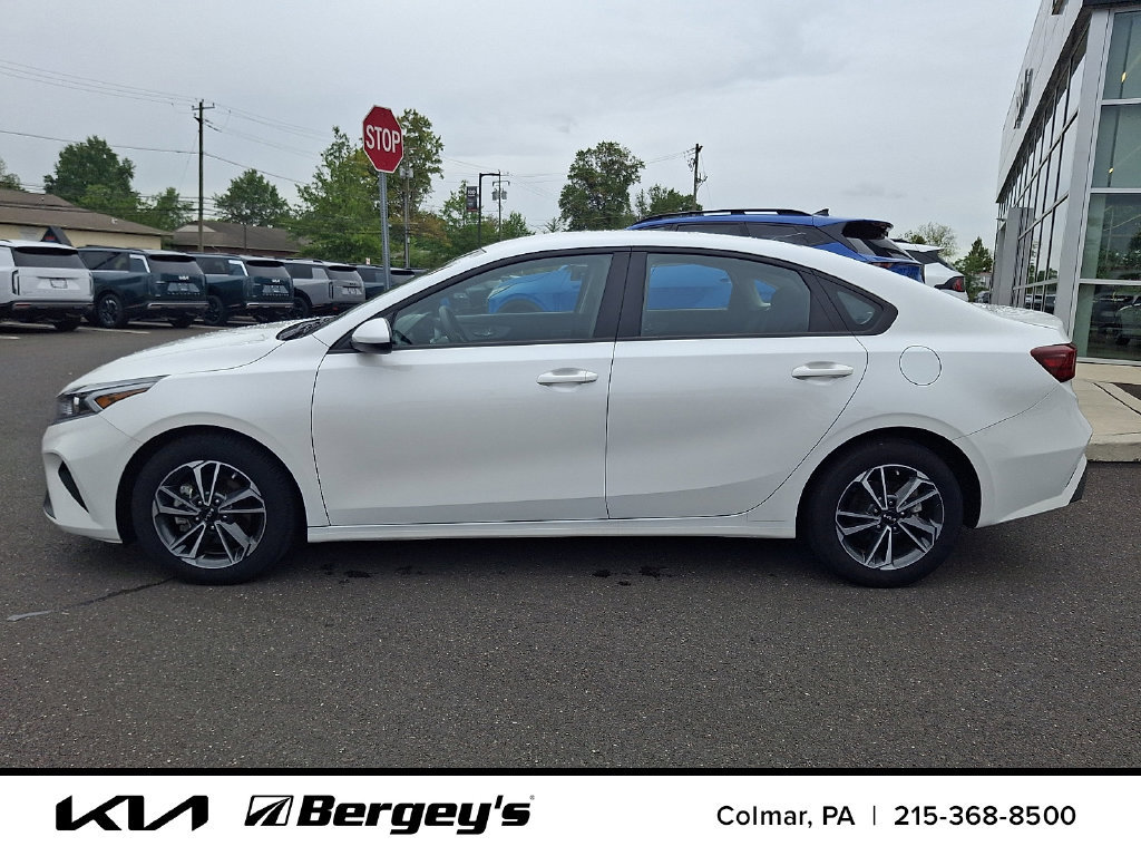 Certified 2023 Kia Forte LXS FWD image 9