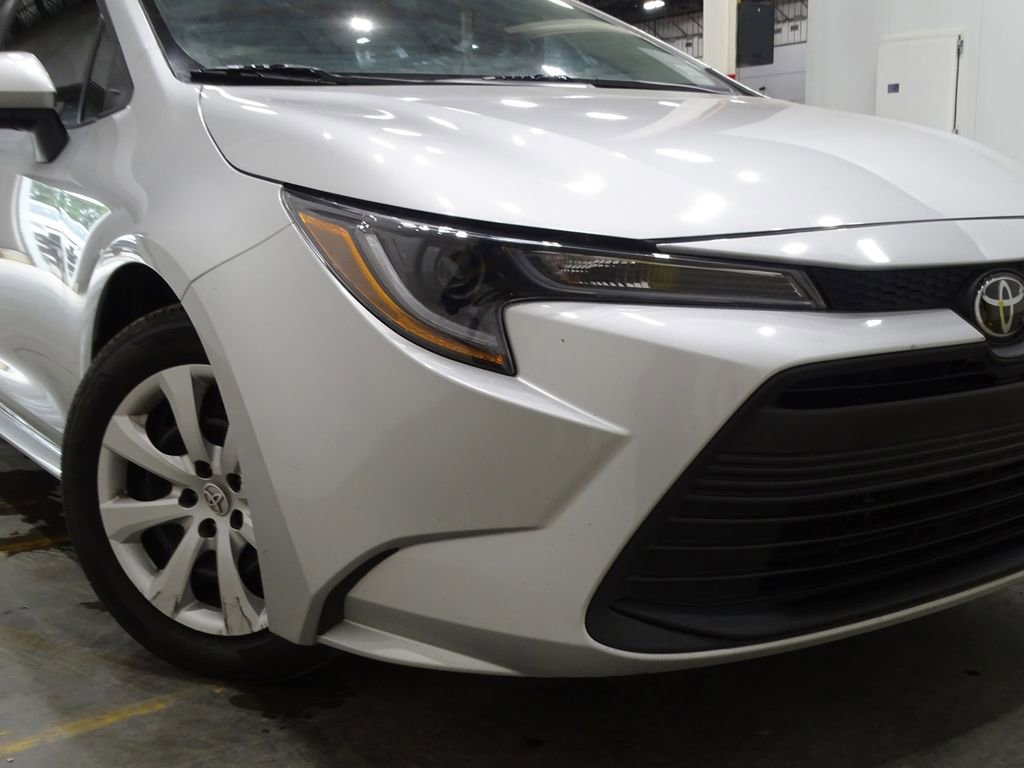 Used 2023 Toyota Corolla LE image 42