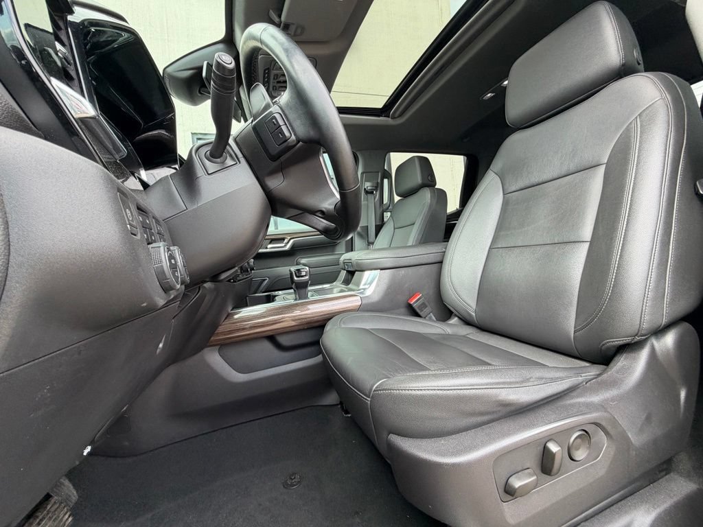 Used 2024 Chevrolet Silverado 1500 LT Trail Boss w/ LT Trail Boss Premium Package AWD/4WD image 6