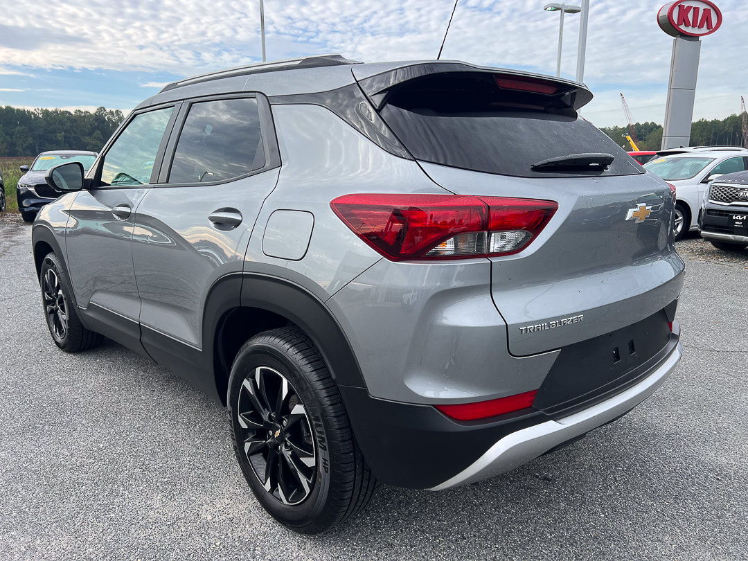 Used 2023 Chevrolet TrailBlazer LT w/ Convenience Package FWD image 4