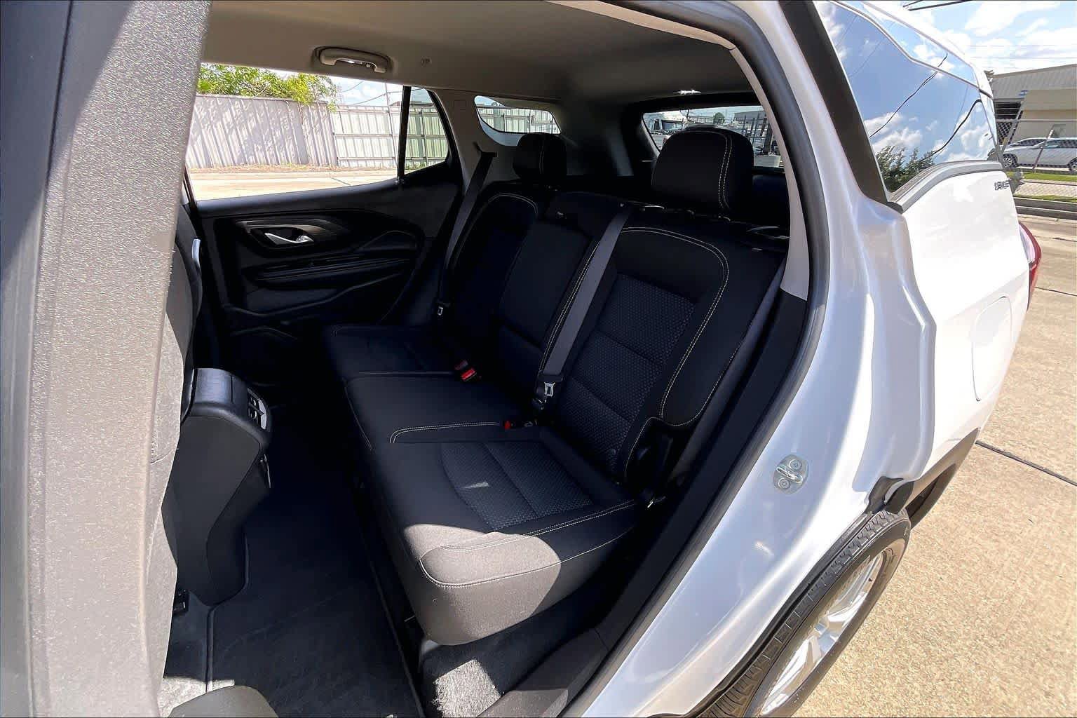 Used 2024 GMC Terrain SLE FWD image 45