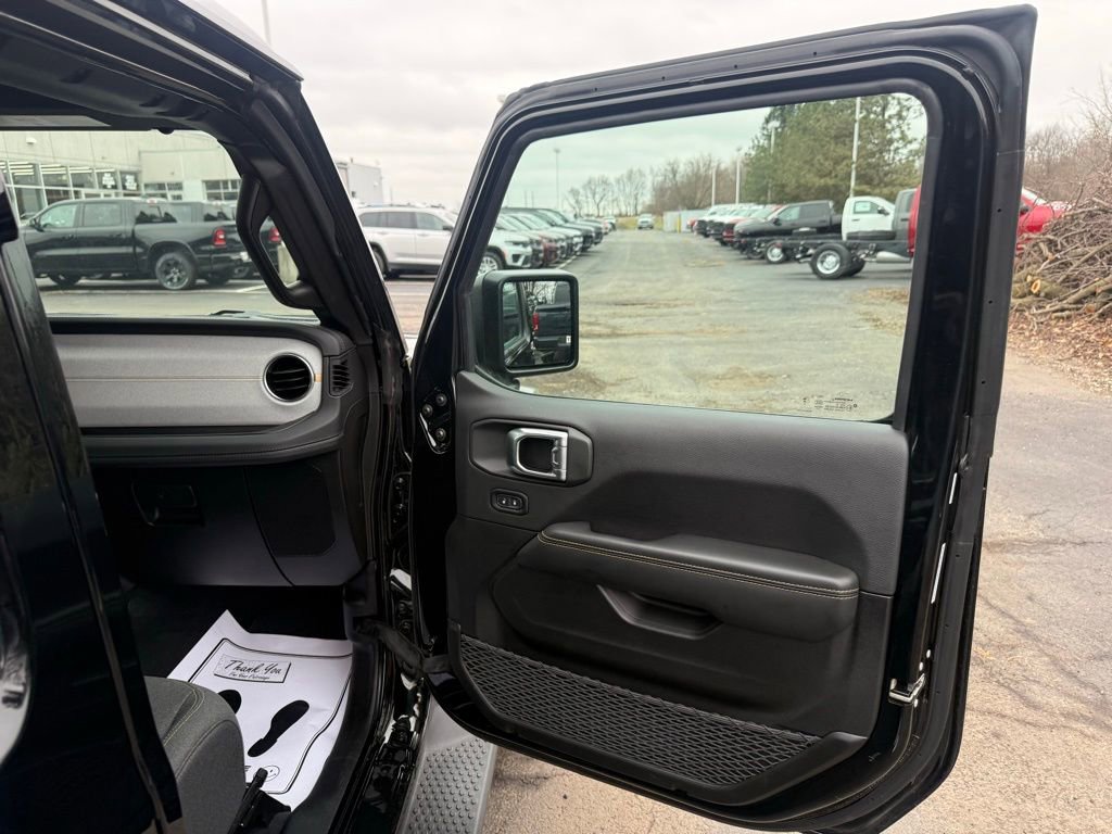 Used 2025 Jeep Wrangler Unlimited Sahara image 50
