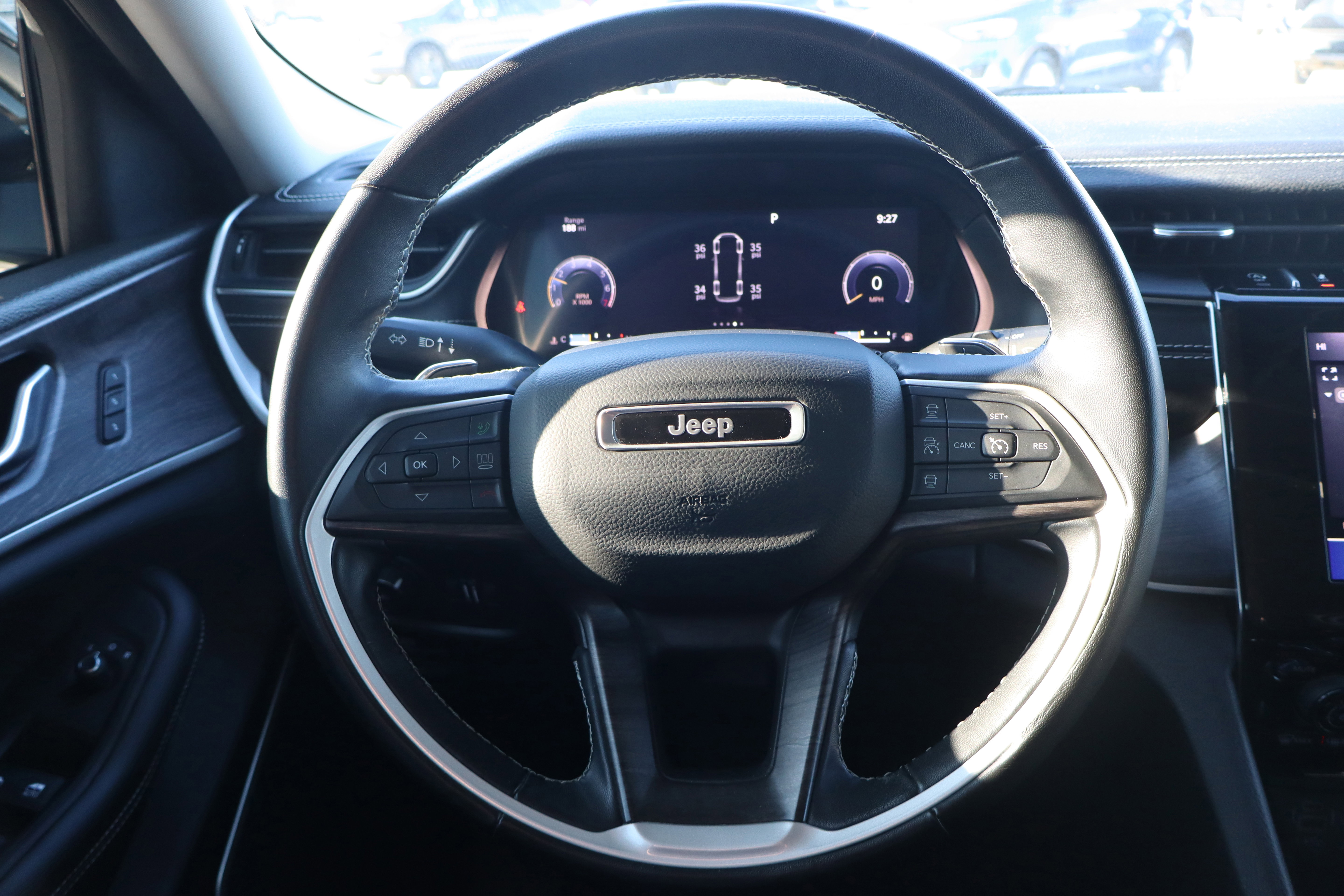 Used 2022 Jeep Grand Cherokee Limited image 15