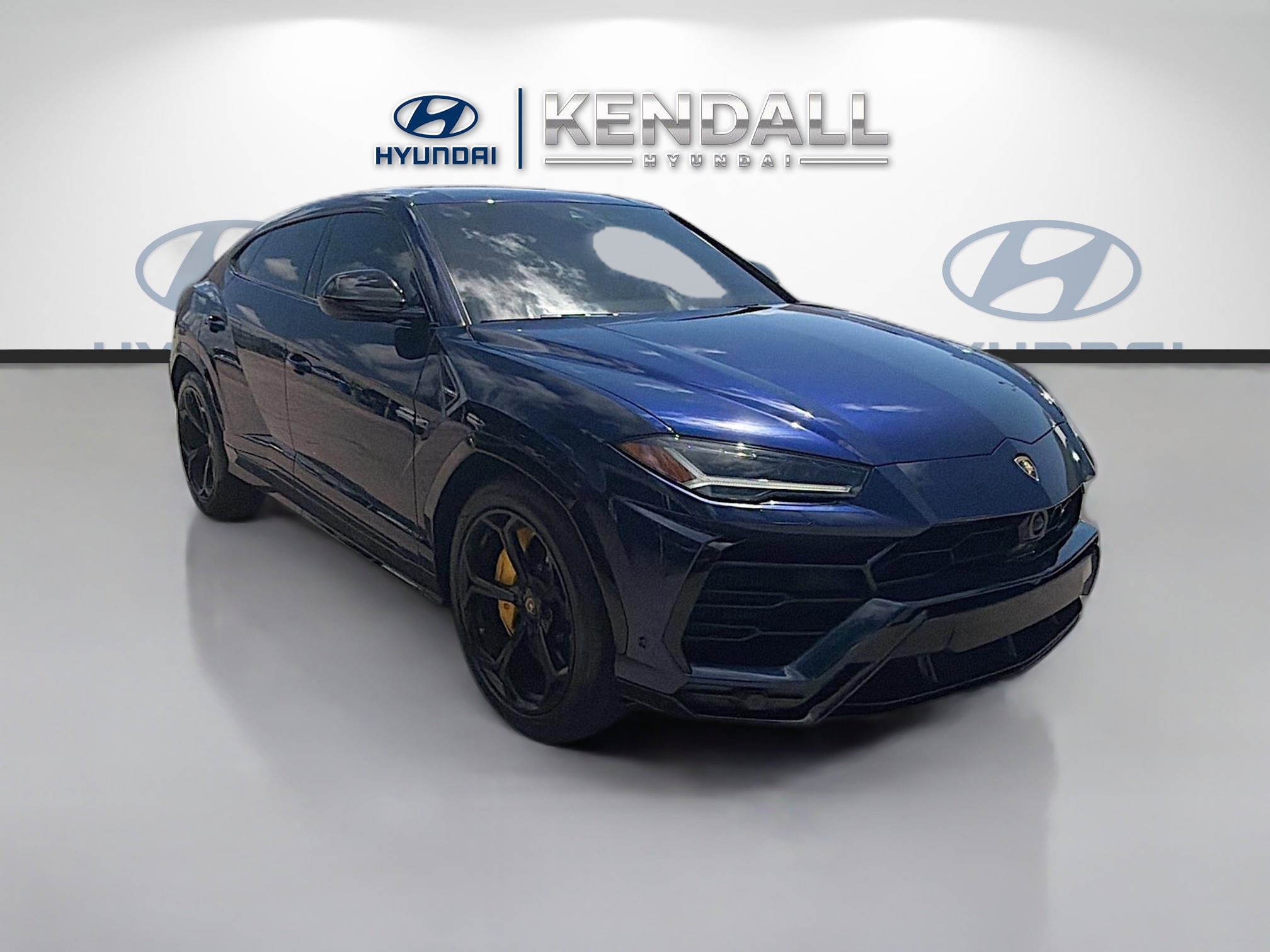 Used 2022 Lamborghini Urus AWD/4WD image 1