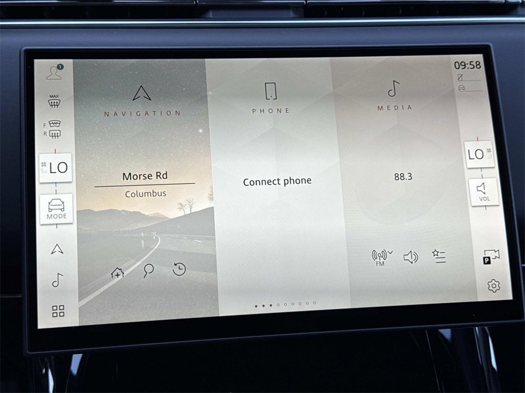 New 2025 Land Rover Range Rover Sport SE image 23