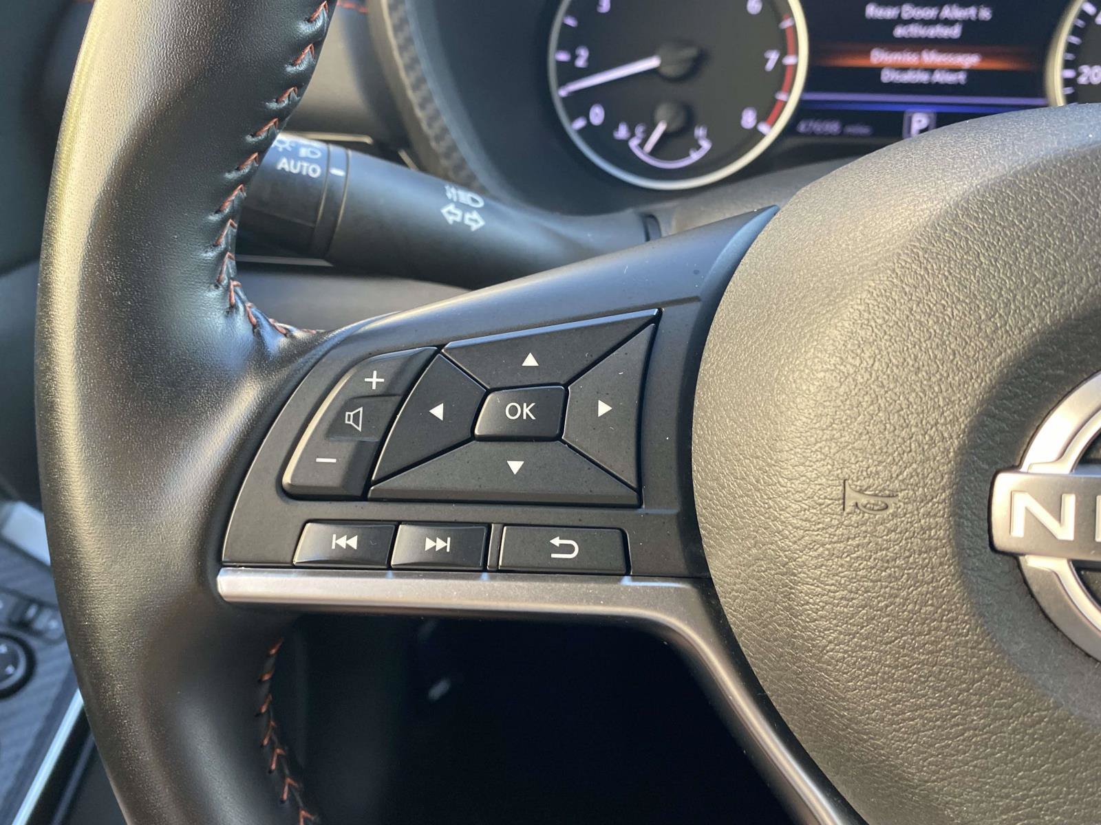 Used 2025 Nissan Sentra SR FWD image 31
