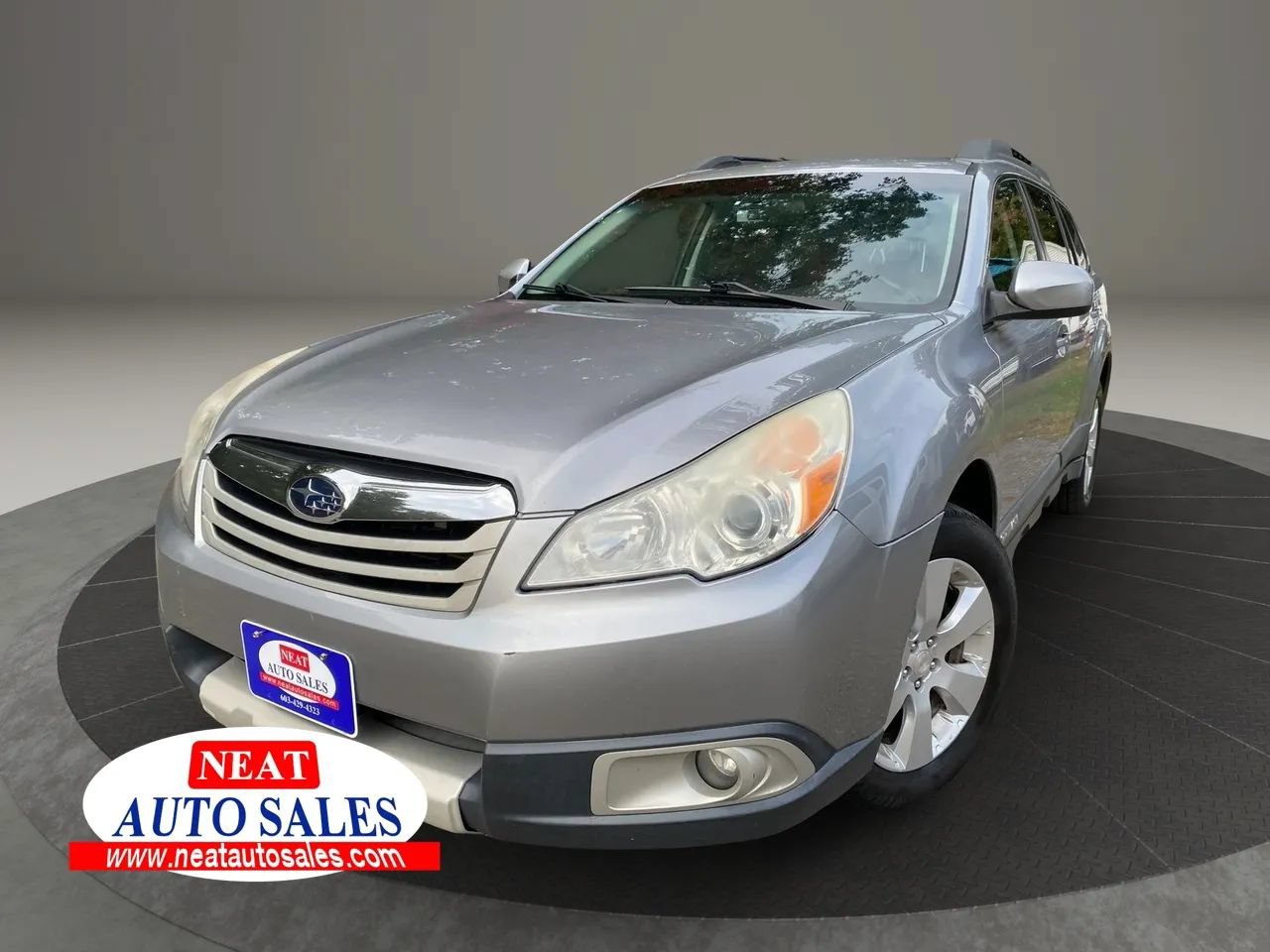 Used 2010 Subaru Outback 2.5i Limited AWD/4WD image 1