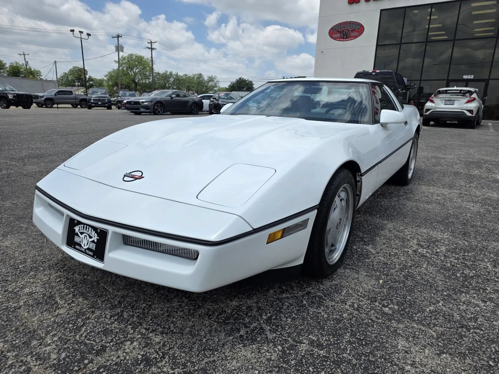 Used 1989 Chevrolet Corvette Coupe RWD image 3