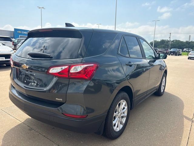 Used 2020 Chevrolet Equinox LS w/ LS Convenience Package AWD/4WD image 3