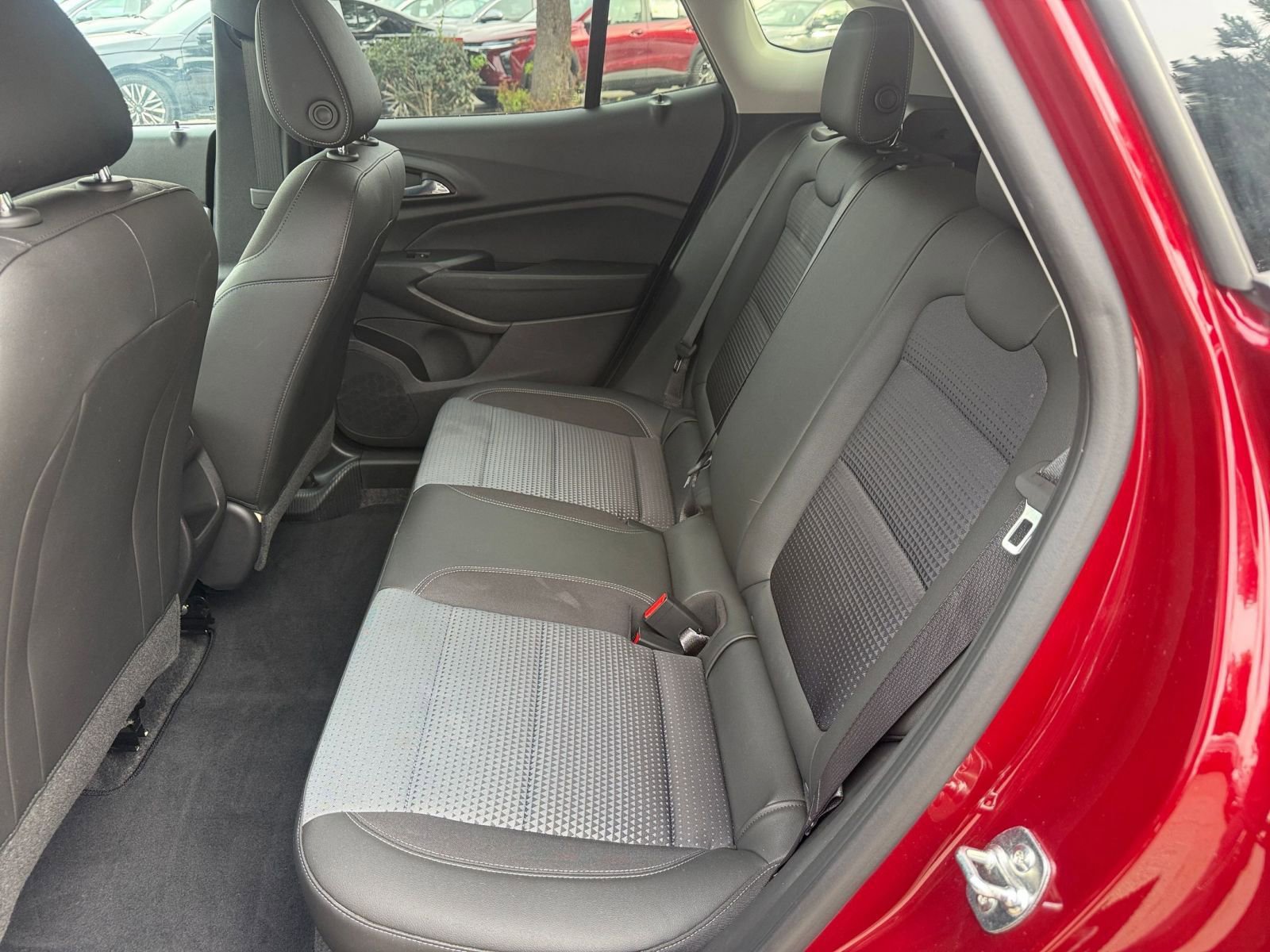 Used 2025 Chevrolet Trax LT image 23