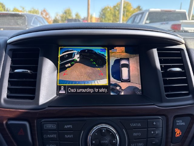 Used 2017 Nissan Pathfinder Platinum w/ Family Entertainment Package AWD/4WD image 22
