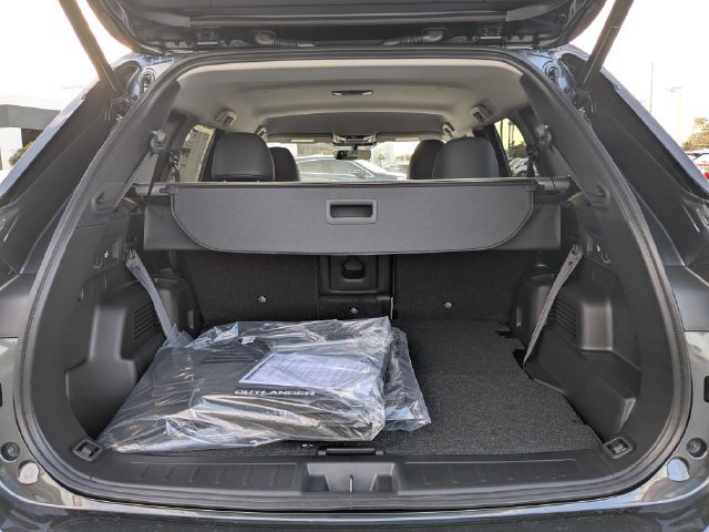 New 2026 Mitsubishi Outlander SE FWD image 12
