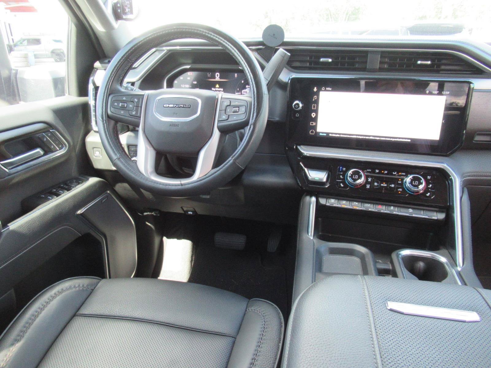 Used 2026 GMC Sierra 2500 Denali w/ Denali Reserve Package AWD/4WD image 13