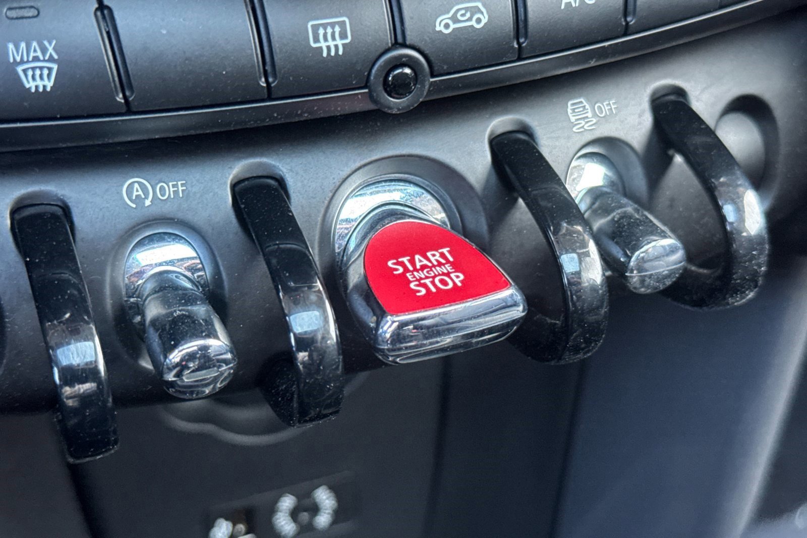 Used 2017 MINI Cooper 2-Door Hardtop image 33