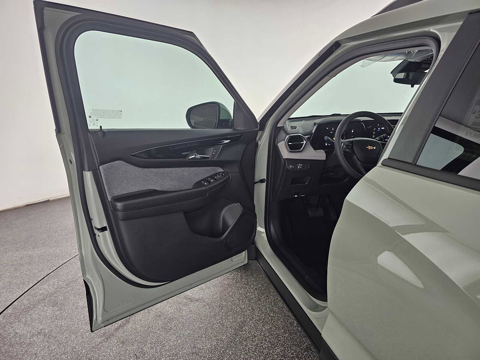 New 2026 Chevrolet TrailBlazer LT w/ Driver Confidence Package FWD image 19