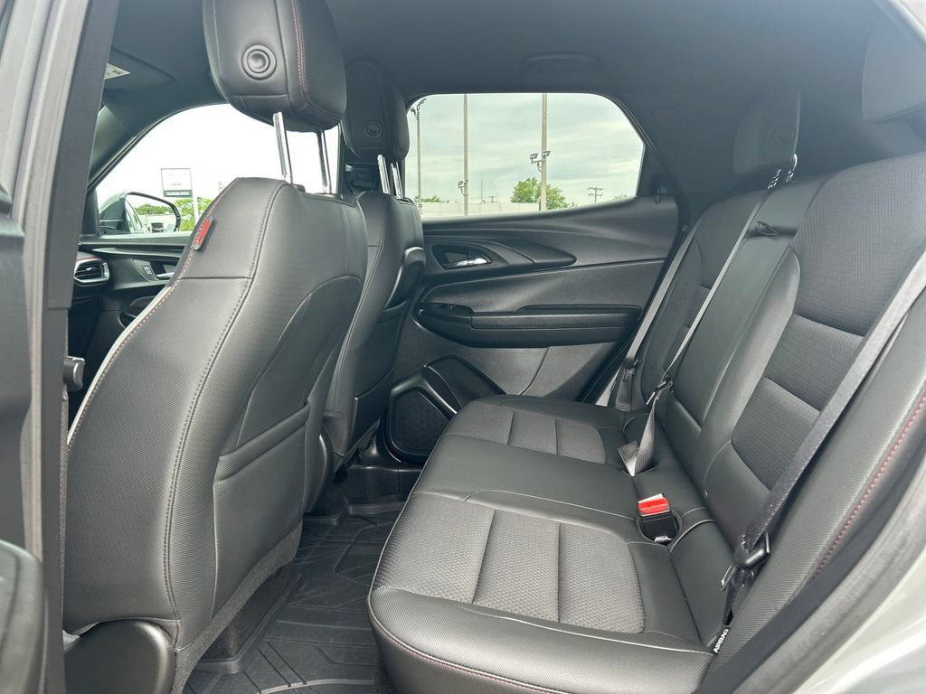Used 2023 Chevrolet TrailBlazer RS FWD image 31