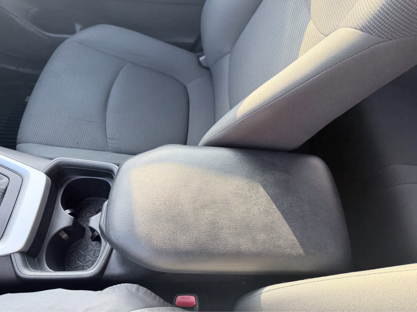 Used 2019 Toyota RAV4 LE image 28