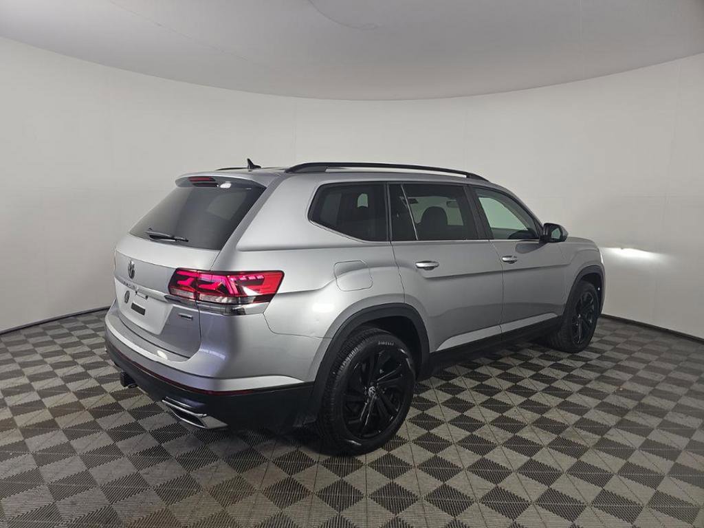 Used 2022 Volkswagen Atlas SE w/ Panoramic Sunroof Package AWD/4WD image 2