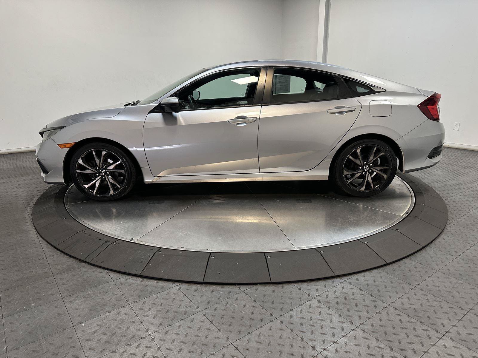 Used 2019 Honda Civic Sport image 8