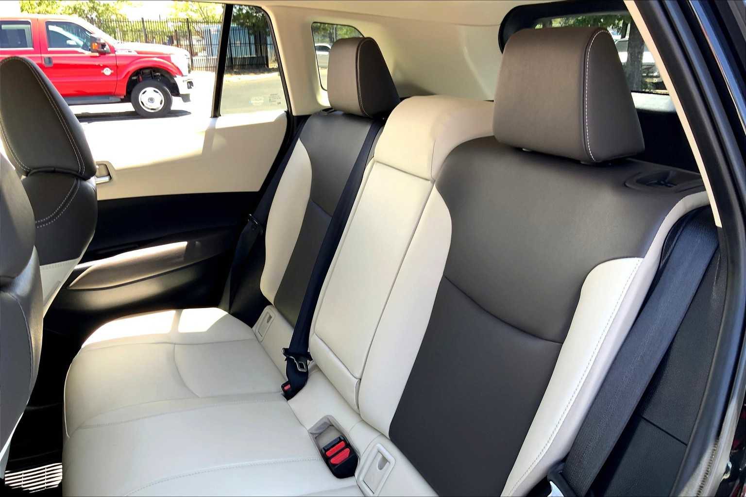 Certified 2024 Toyota Corolla Cross XLE image 8