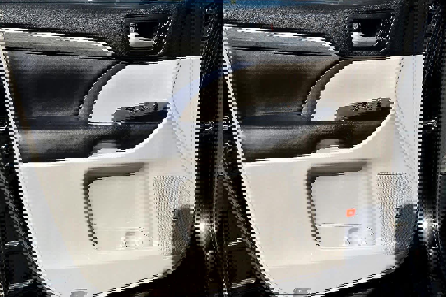 Used 2017 Toyota Highlander Limited Platinum image 21