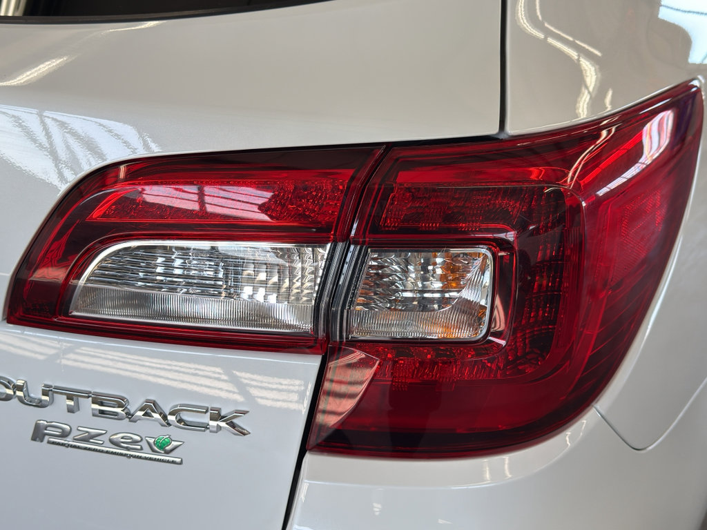 Used 2017 Subaru Outback 2.5i Limited AWD/4WD image 8