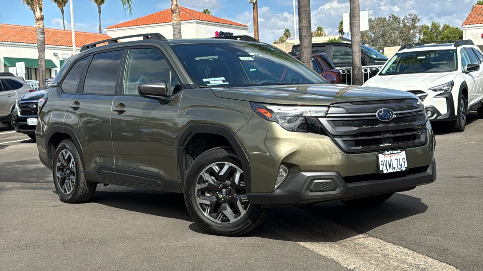 Certified 2025 Subaru Forester Premium AWD/4WD image 2