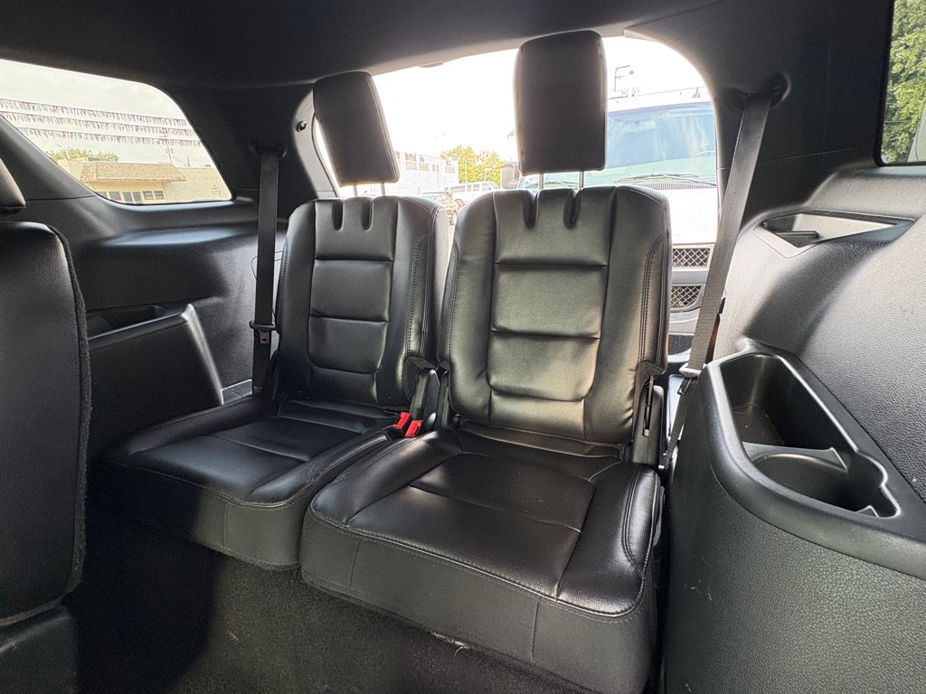 Used 2019 Ford Explorer XLT w/ Equipment Group 202A AWD/4WD image 15